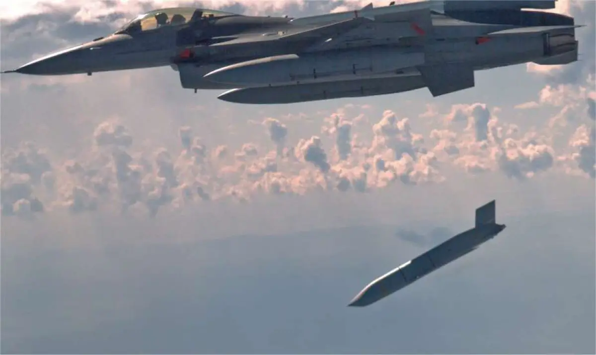 مشخصات موشک کروز  رادارگریز AGM-158 | موشکی که توسط بمب افکن‌های B-52 آمریکایی برای بمباران ایران استفاده شد