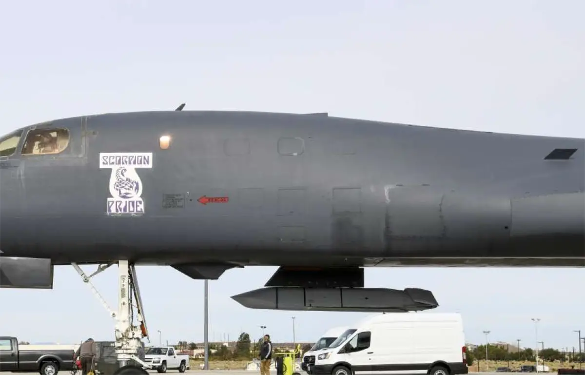 موشک کروز AGM-158