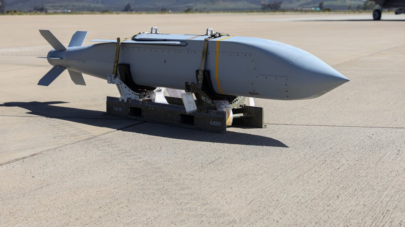 موشک کروز AGM-158