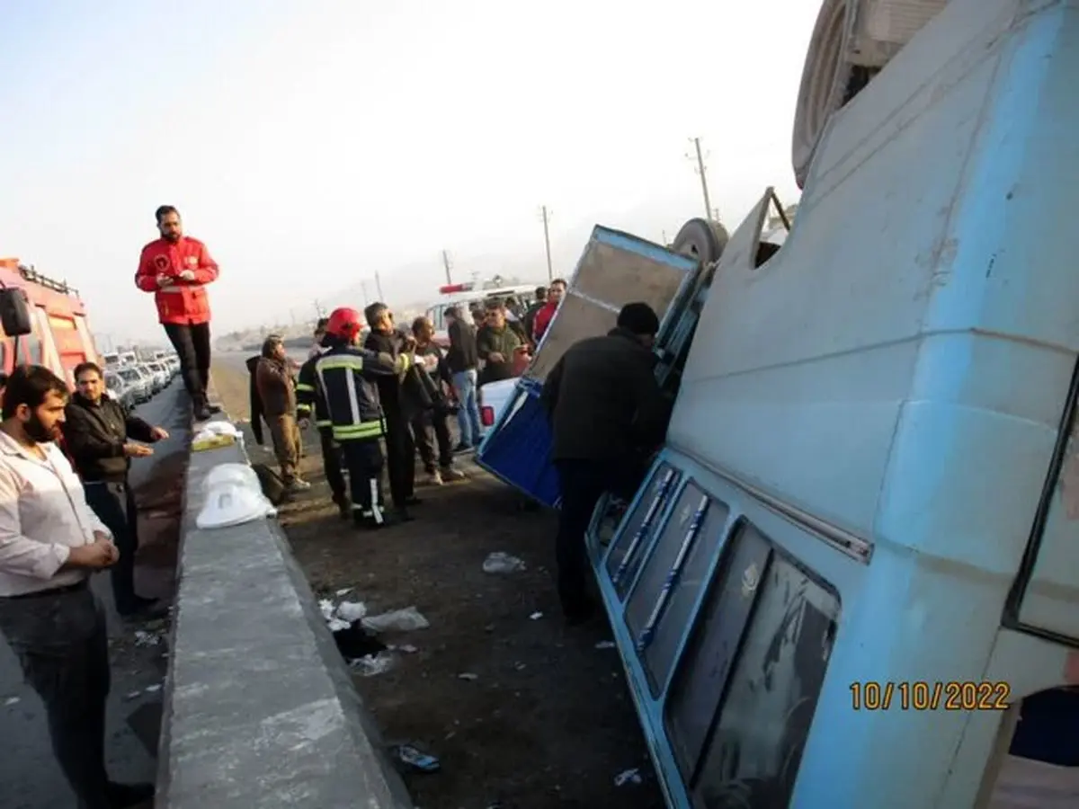 جزئیات بیشتر درباره واژگونی مینی‌بوس در ساوه