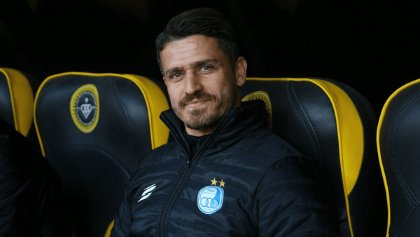 وریا غفوری سرمربی موقت استقلال