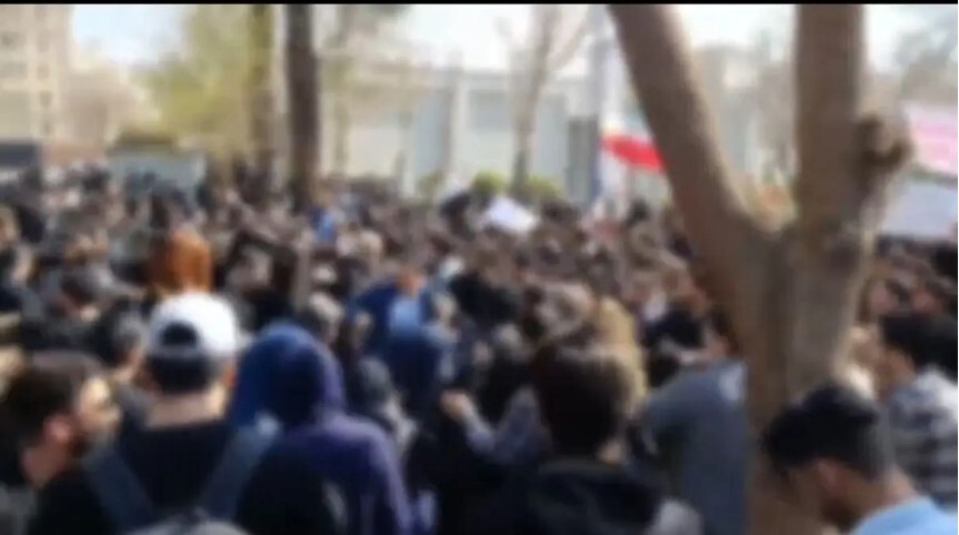 درگیری و خشونت در دانشگاه شریف| ماجرای برگزاری مراسم چهلم جانباختگان دی ماه در دانشگاههای کشور چیست؟ درگیری و خشونت در دانشگاه شریف| ماجرای برگزاری مراسم چهلم جانباختگان دی ماه در دانشگاههای کشور چیست؟