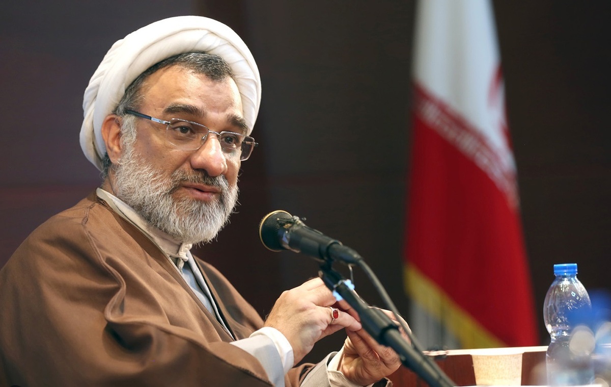 دبیر شورای عالی انقلاب فرهنگی: معترضان به جای آتش زدن مسجد، اعتراضات خود را در مساجد بیان کنند