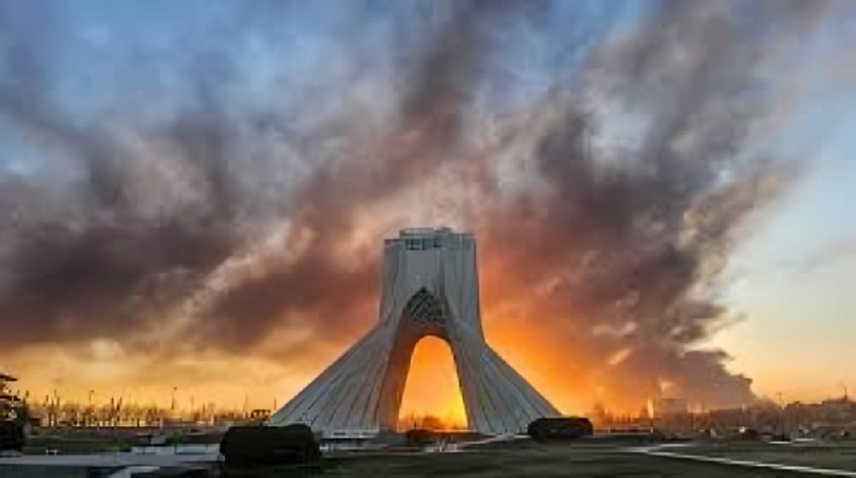 زنده از روز سیزدهم جنگ| | سپاه: تنگه هرمز بسته خواهد ماند | لاریجانی به ترامپ: رهایتان نمی‌کنیم | نتانیاهو: ما در حال ایجاد ائتلاف‌های جدید هستیم 