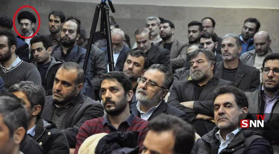 تصویری قدیمی از حضور سید مجتبی خامنه‌ای در مدرسه فرزندشان