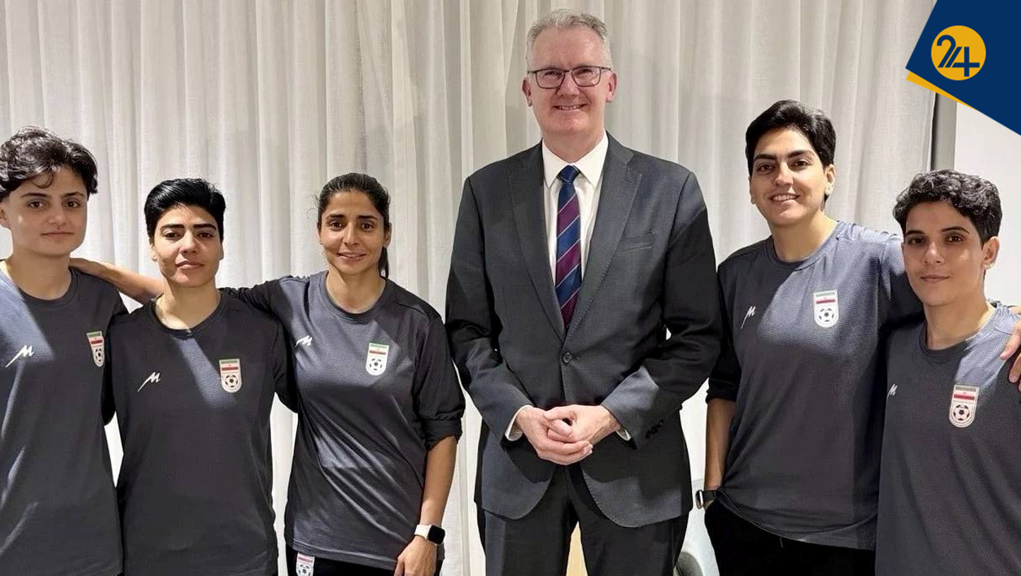 سنگی که یک دیوانه در چاه انداخت | چرا در ماجرای پناهندگی دختران فوتبالیست، فدراسیون و صدا و سیما باید توبیخ شوند؟