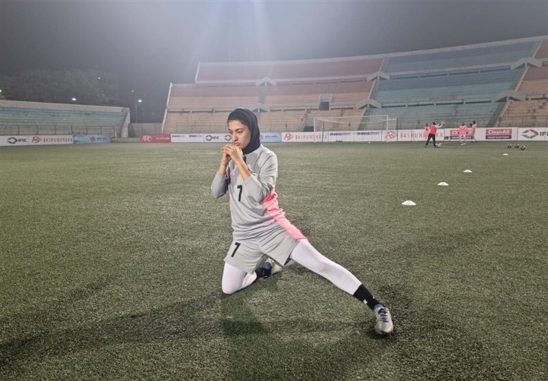 انصراف محدثه زلفی از پناهندگی در استرالیا؛ او در راه بازگشت به ایران است