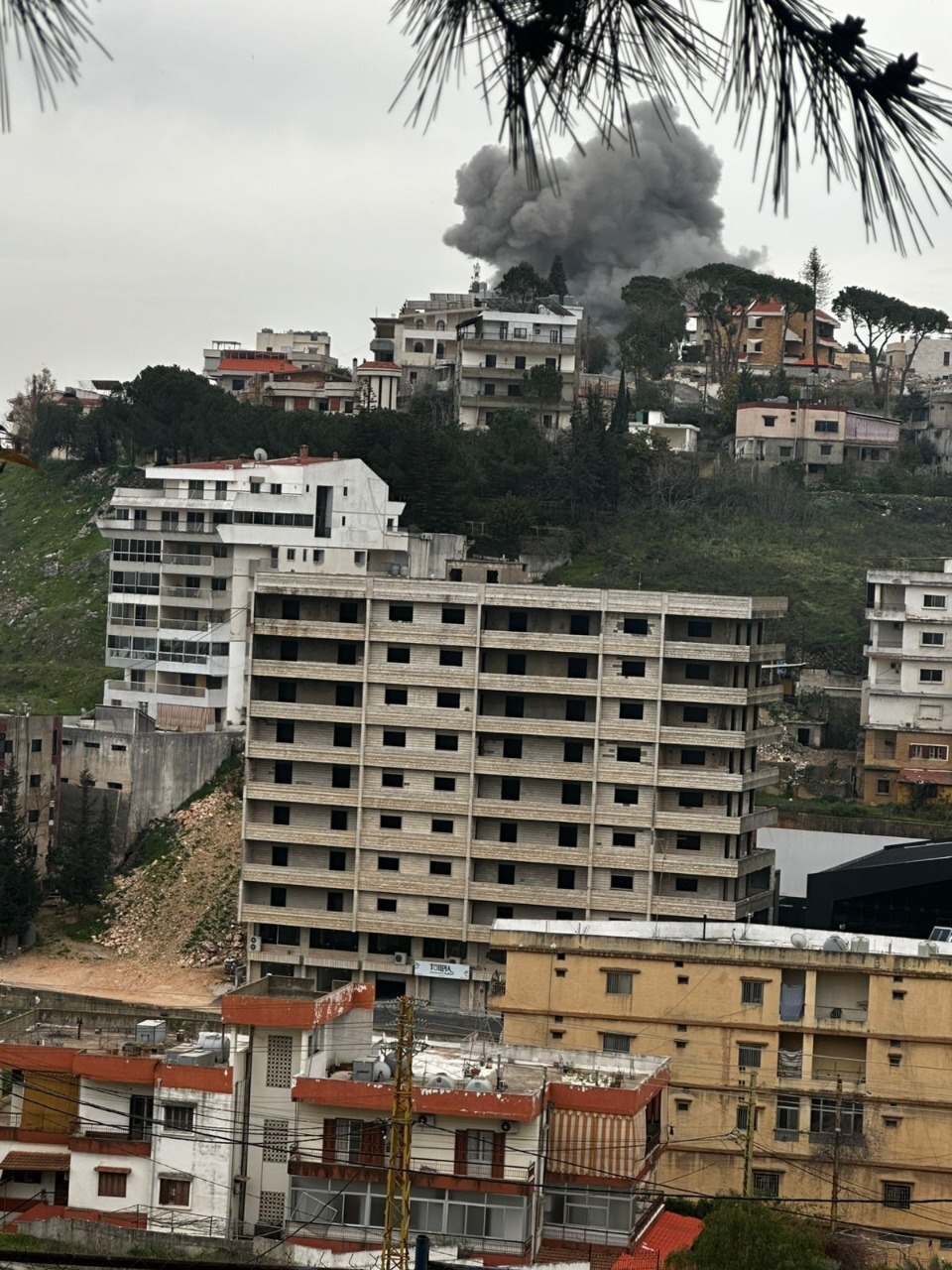 حمله هوایی اسرائیل به محله المیدان در نبطیه جنوب لبنان
