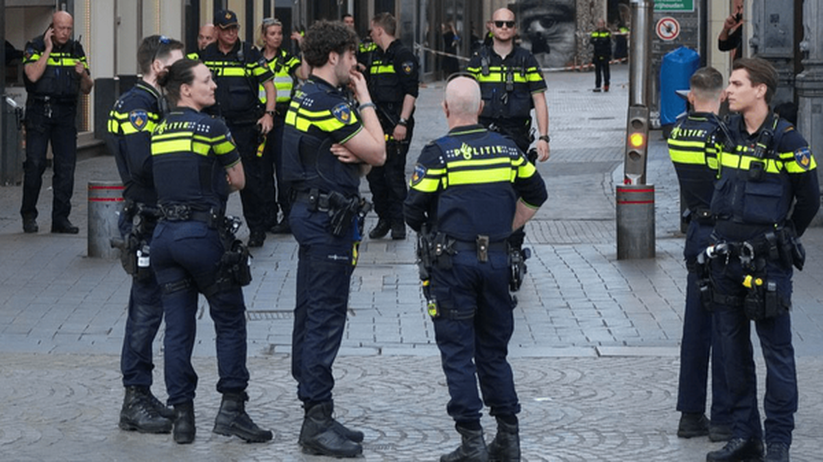 انفجار در مدرسه یهودیان در آمستردام هلند