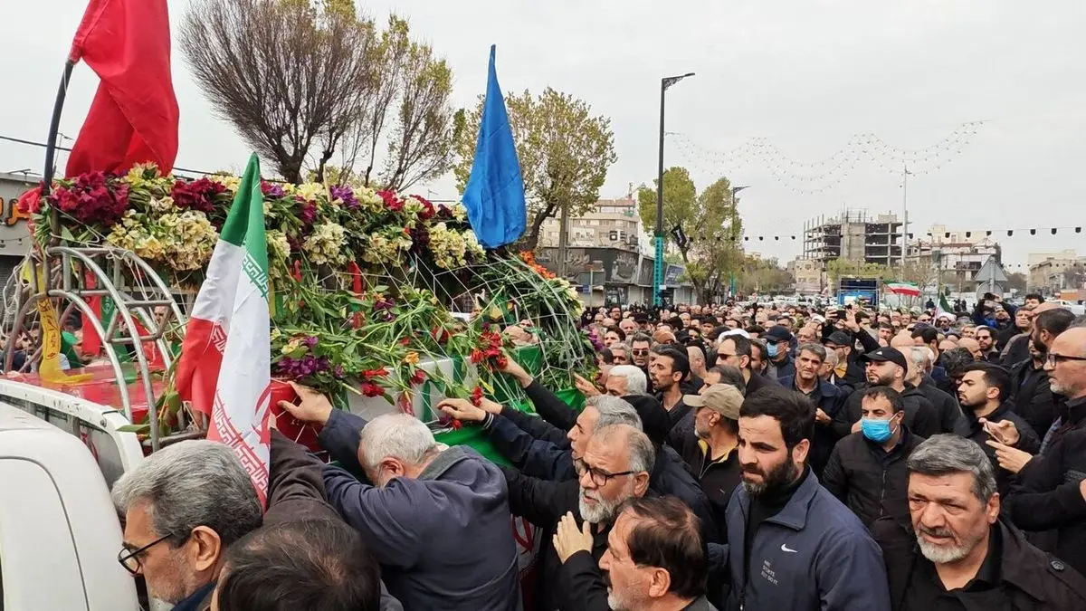 پیکر شهید سرلشکر بابائیان و همسرش