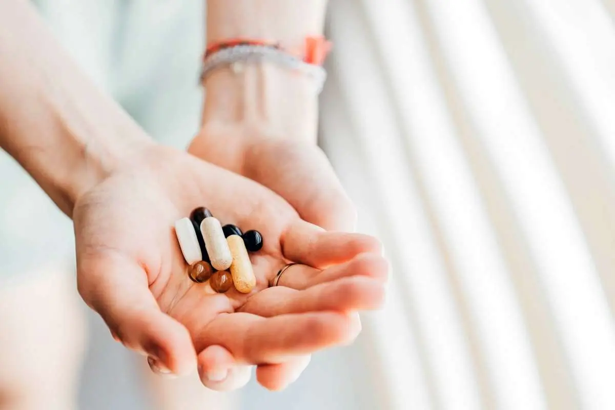 3 ترکیب مرگبار مکمل‌ها: قاتلان خاموش جوانی مغز شما!