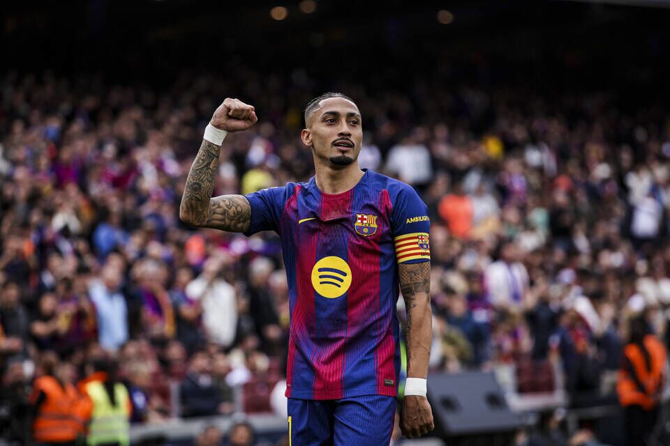 برتری قاطع بارسلونا با درخشش رافینیا و کانسلو