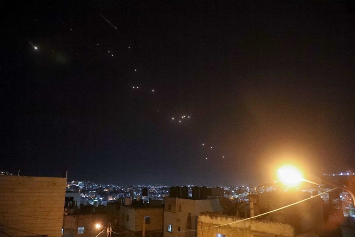 زنده از روز سی و ششم جنگ |  5 شهید در تهاجم آمریکایی - اسرائیلی به پتروشیمی ماهشهر | هم اکنون صدای جنگنده ها و انفجار در تهران