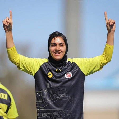 روایت زهرا قنبری از پناهندگی و بازگشت؛ صحبت‌های آن مجری ناراحت‌کننده بود