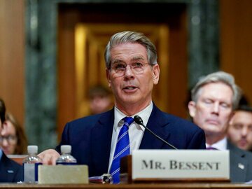 آمریکا ممکن است ۱۴۰ میلیون بشکه نفت ایران را لغو تحریم کند