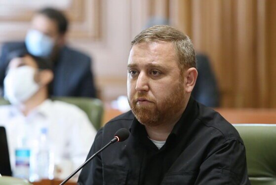 ببینید| اعتراض مخالف زاکانی به رد صلاحیتش در انتخابات شورای شهر