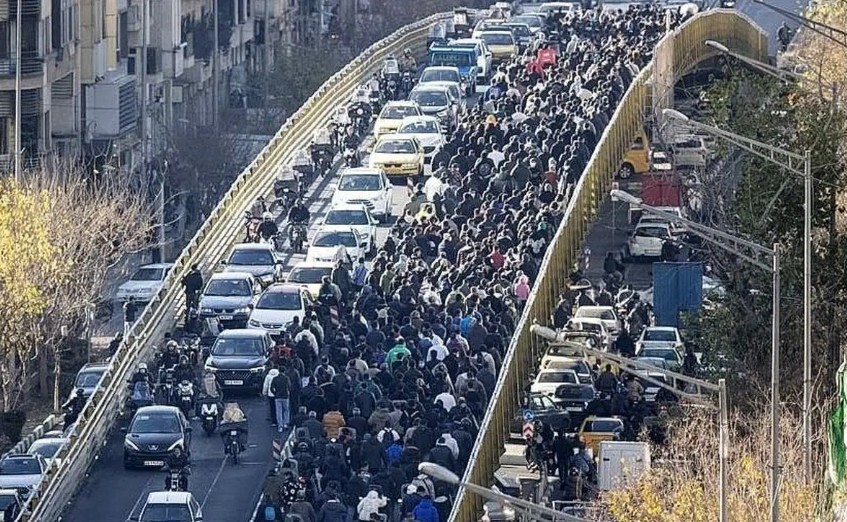 وقتی فقر به خیابان می‌رسد| طبقه معیشتی جان‌باختگان دی‌ماه چه پیام تلخی دارد؟