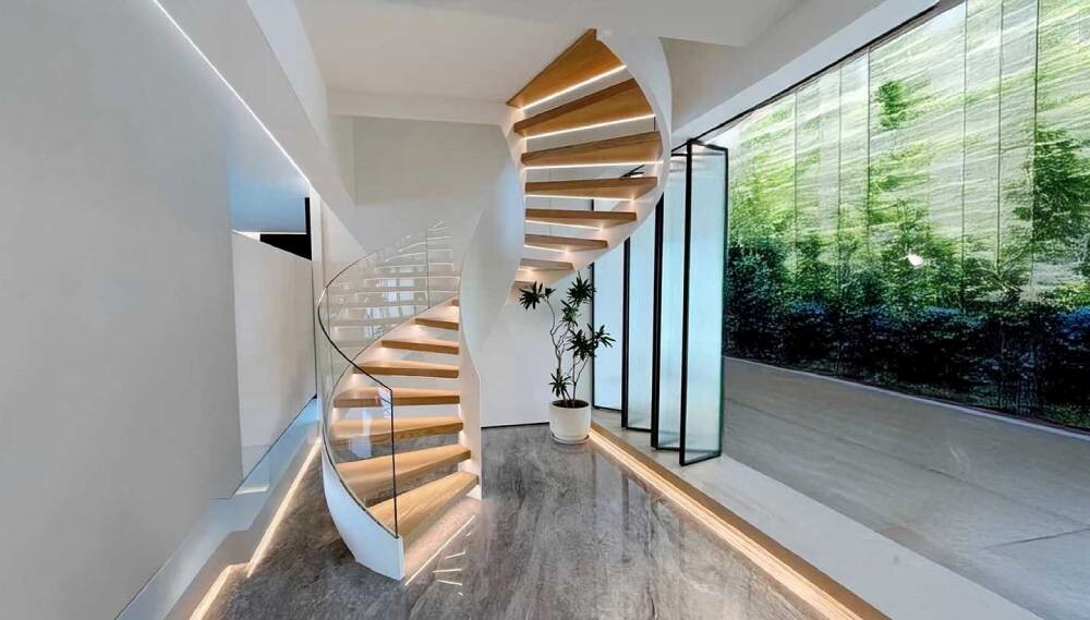 انواع شیشه ساختمانی: درب، نرده، پارتیشن و بالکن