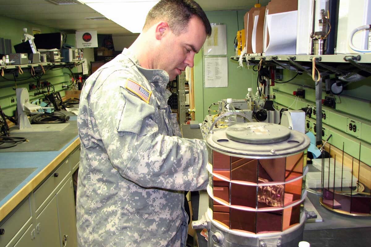 اخلالگر مادون قرمز AN/ALQ-۱۴۴ اخلالگر مادون قرمز AN/ALQ-۱۴۴