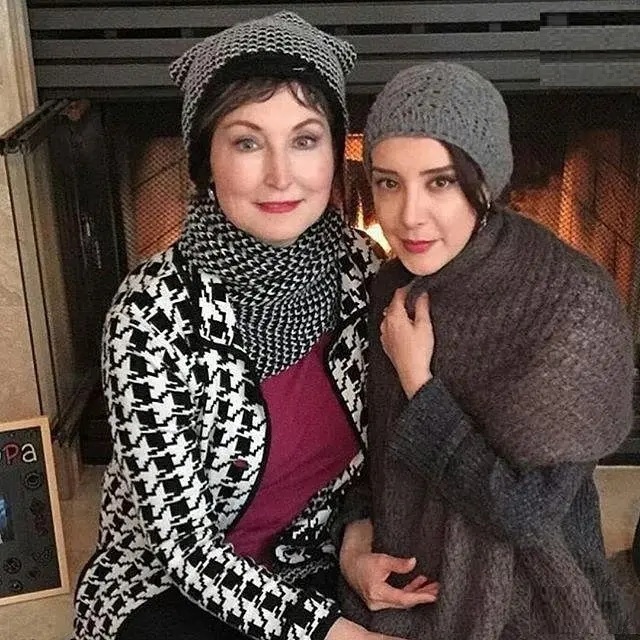 عکس| سحر جعفری جوزانی در کنار مادر آمریکایی اش «کَکِل جیمز»؛ سال ۹۴