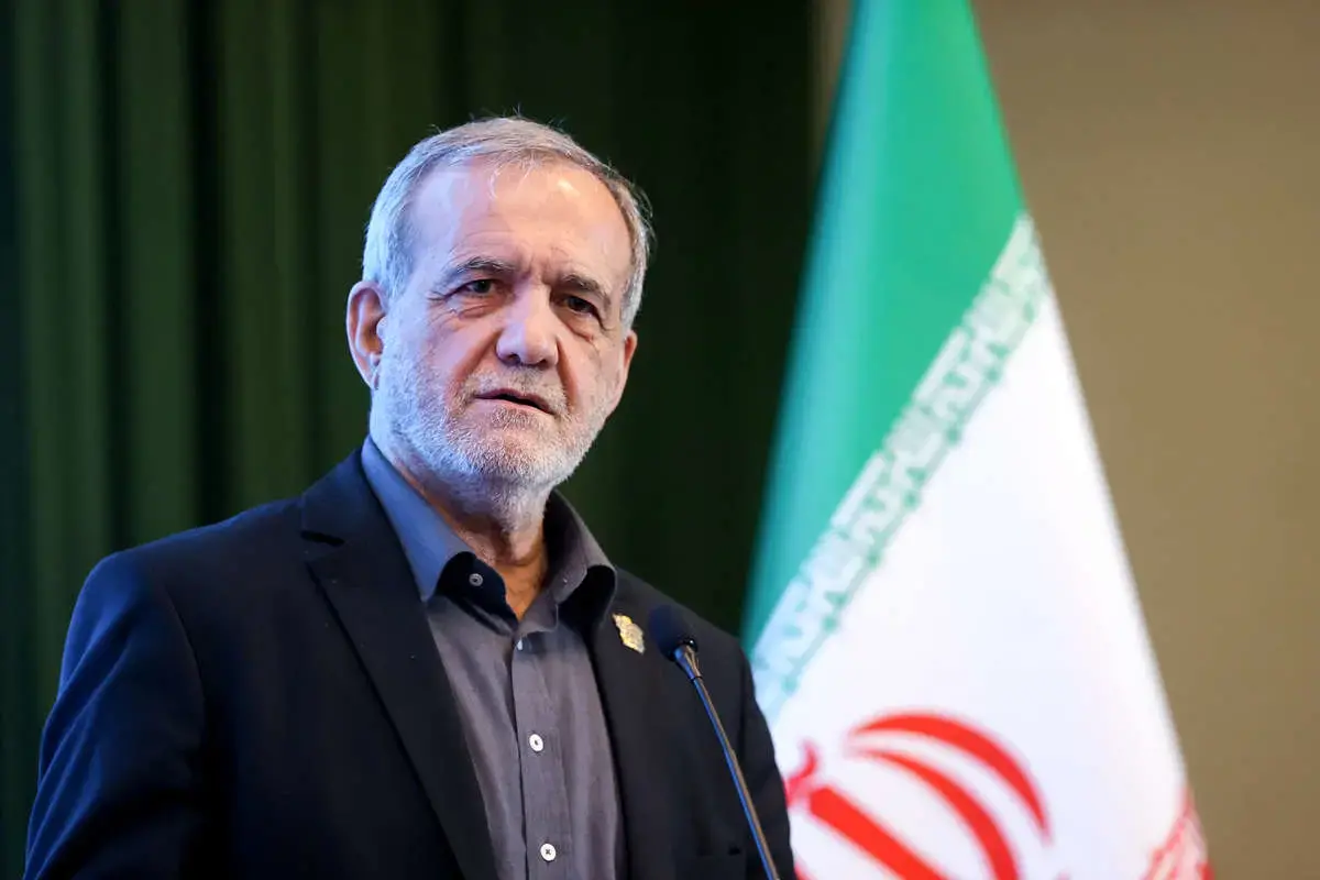 پزشکیان: اعتراض نشانه زنده بودن جامعه است؛ وزرا در دانشگاه‌ها حاضر شوند