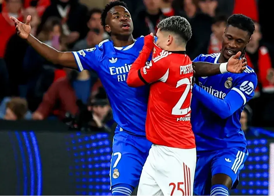 پیراهن وینیسیوس در بنفیکا آتش بهپا کرد! پیراهن وینیسیوس در بنفیکا آتش بهپا کرد!