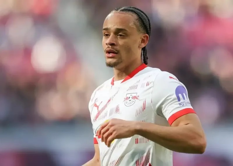 ژاوی سیمونز کیست؟ | ستاره فوتبال هلند در رویای بازگشت به بارسا