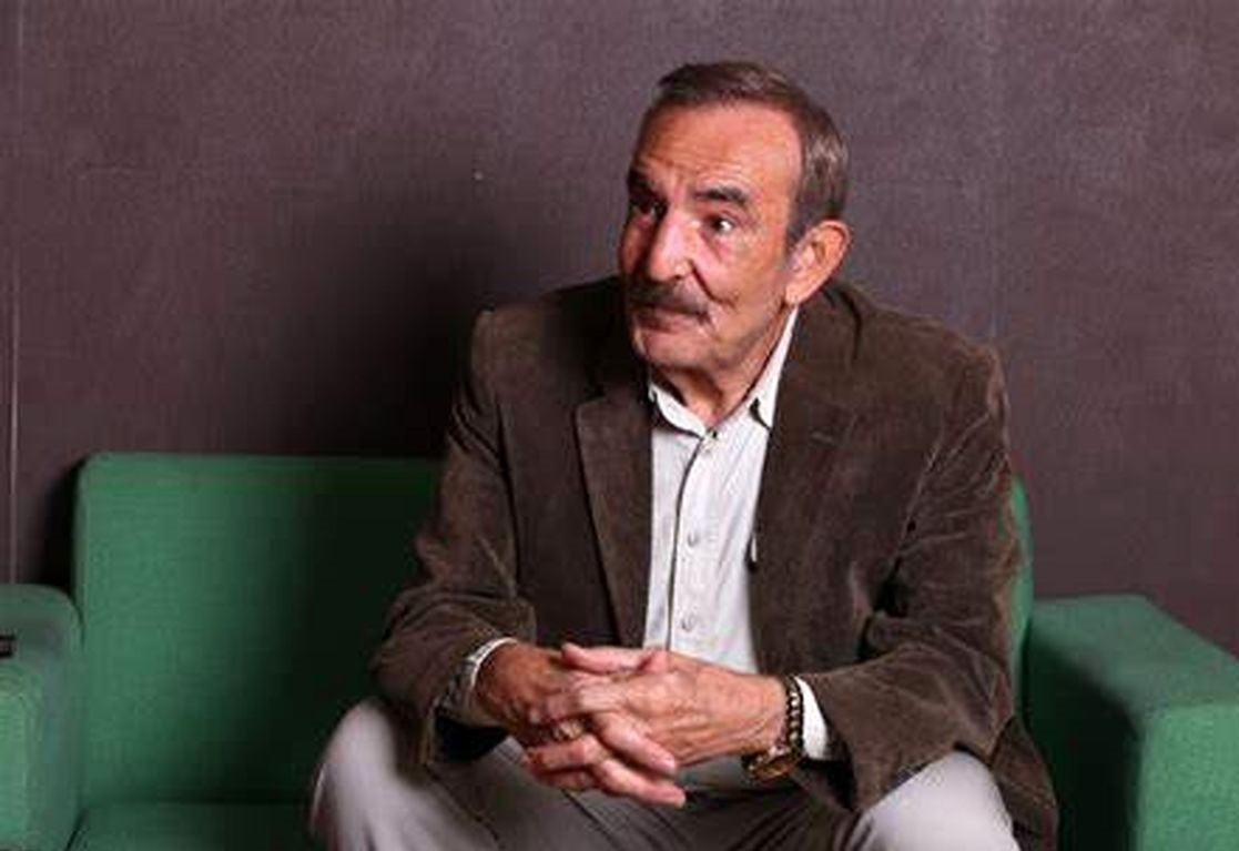 ببینید| ماجرای دستگیری بیوک میرزایی به خاطر چاقو زدن به جمشید مشایخی!