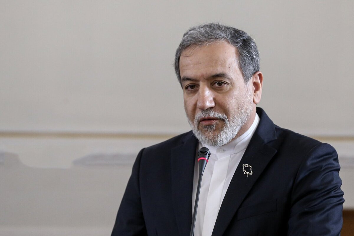 عراقچی: آمادگی داریم دور بعدی مذاکرات را با سه کشور اروپایی برگزار بکنیم