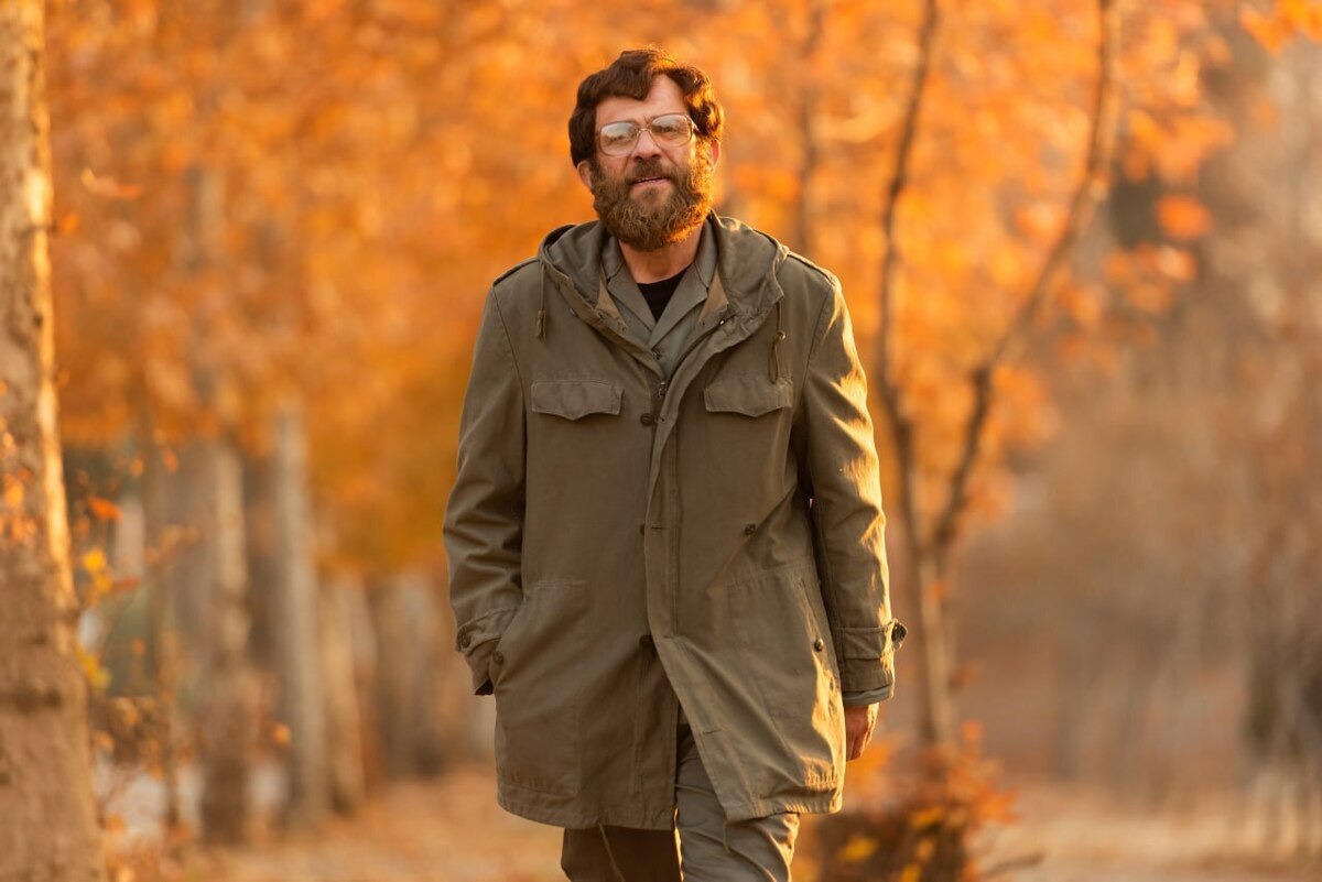 بابک حمیدیان در فیلم غریب