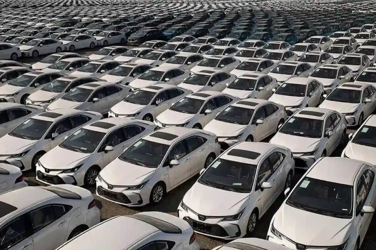 مجلس به وزیر صمت درباره خودروهای وارداتی تذکر داد مجلس به وزیر صمت درباره خودروهای وارداتی تذکر داد