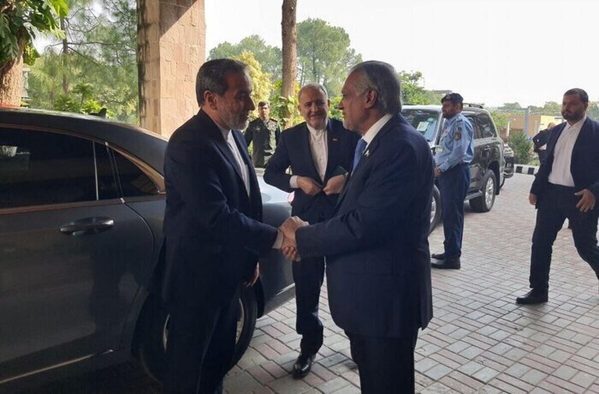 ببینید| استقبال وزیر خارجه پاکستان از عراقچی