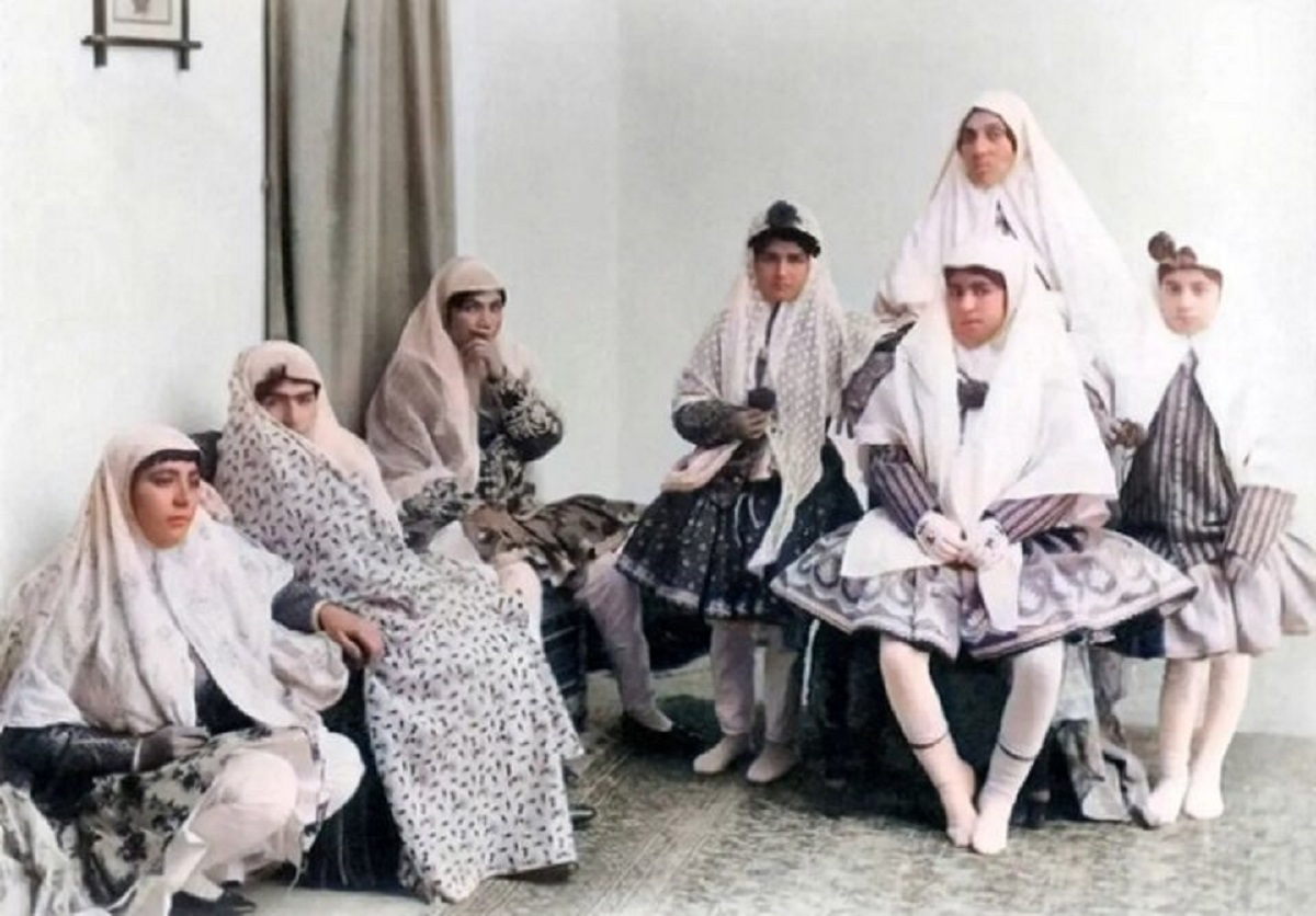 عکس‌های تاریخی و جالب از پوشش زنان قاجاری
