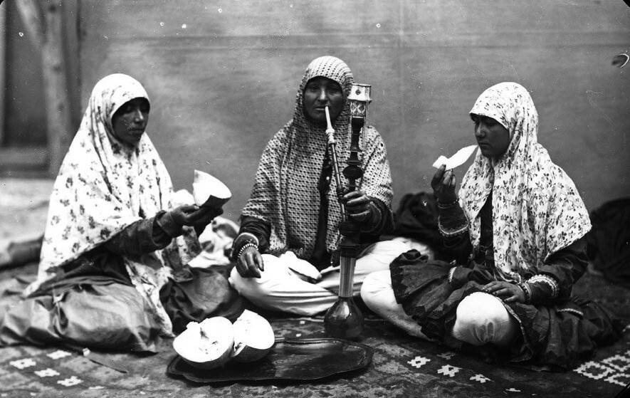 عکس‌های تاریخی کمتر دیده شده از مردم تهران و اصفهان +تصاویر