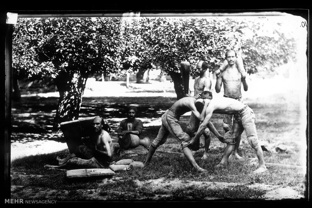 عکس‌های تاریخی کمتر دیده شده از مردم تهران و اصفهان +تصاویر