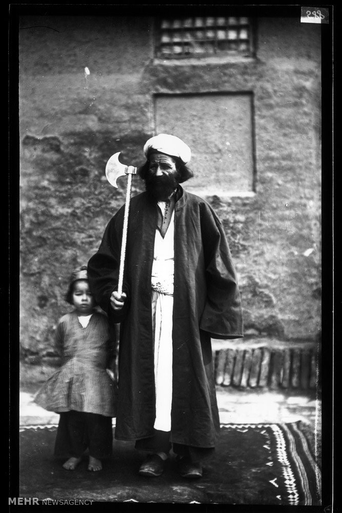 عکس‌های تاریخی کمتر دیده شده از مردم تهران و اصفهان +تصاویر