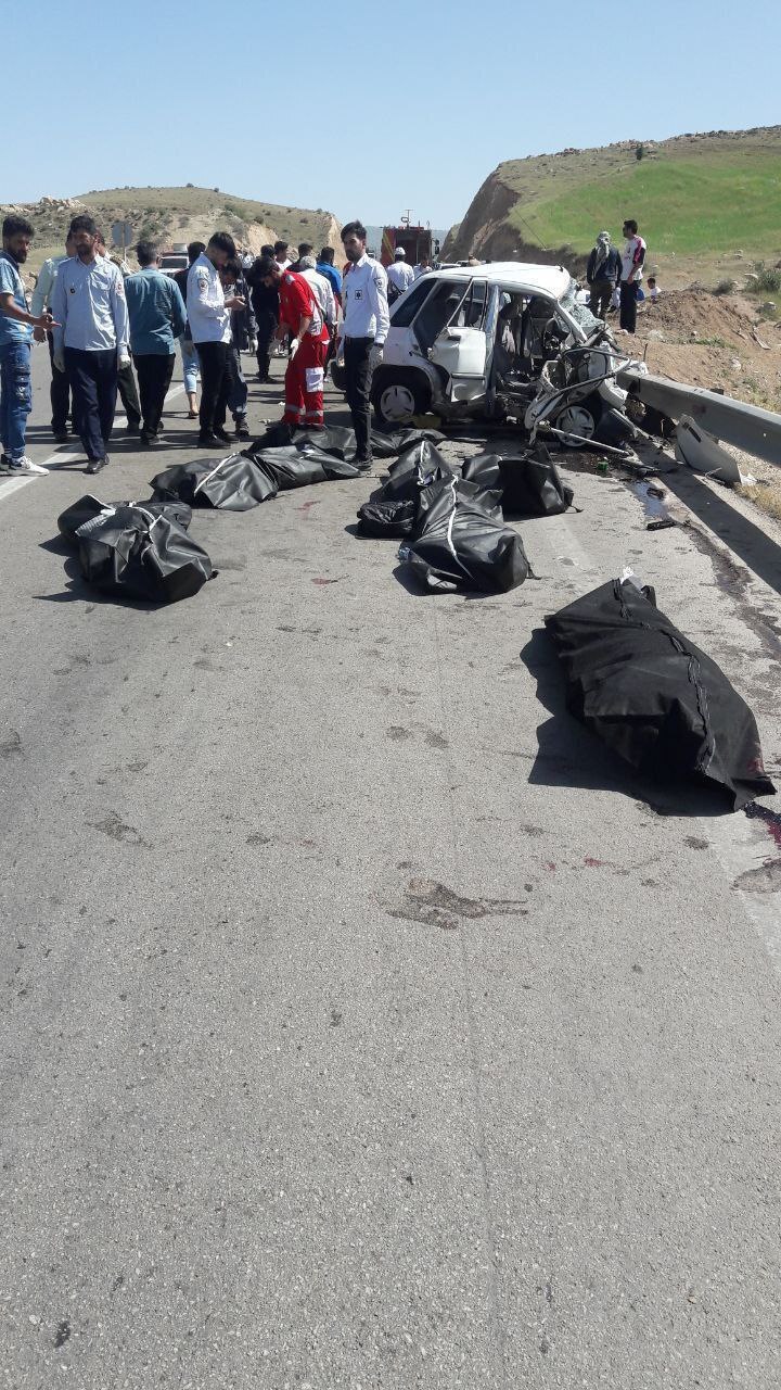 عکس| تصادف وحشتناک در غرب کشور با ۸ کشته (۱۸+) عکس| تصادف وحشتناک در غرب کشور با ۸ کشته (۱۸+)