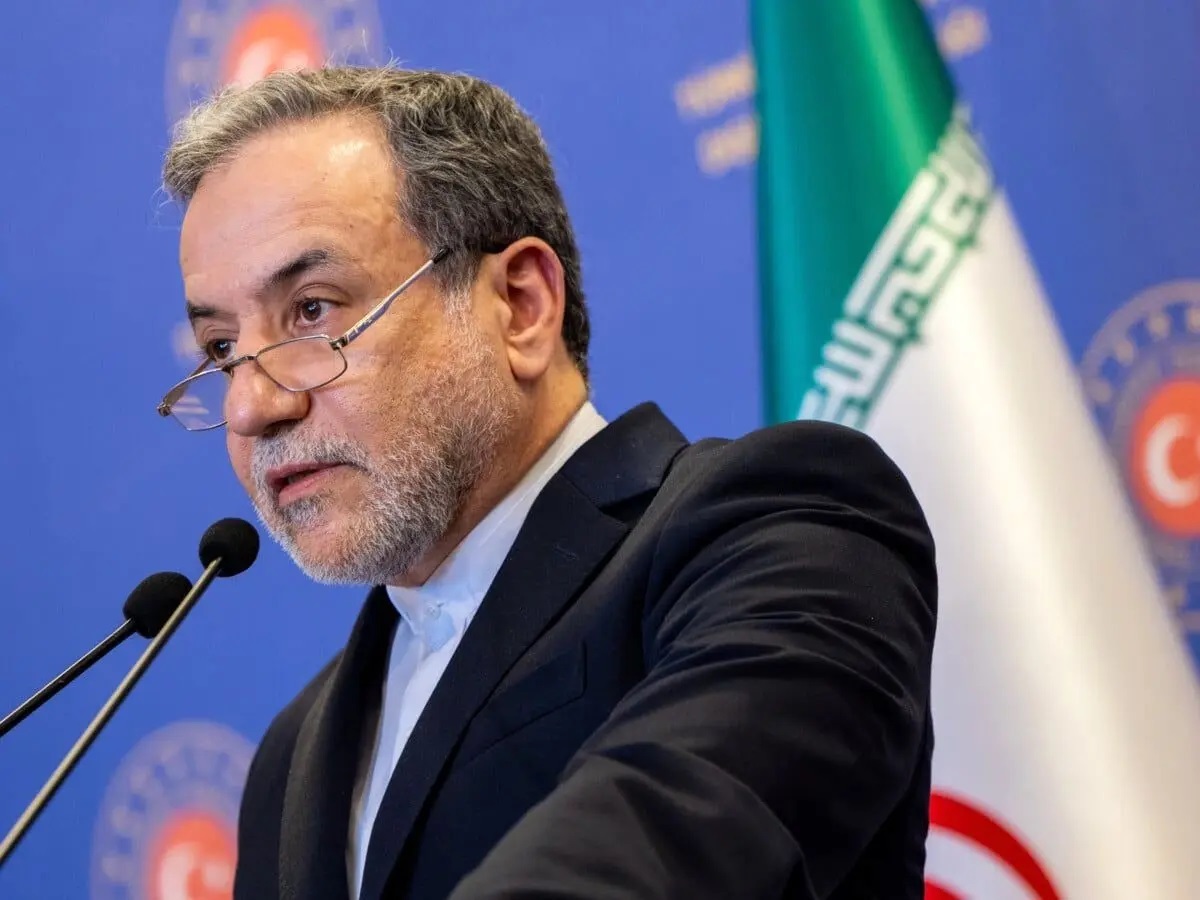 عراقچی: در مذاکرات طرحی برای تضمین صلح آمیز ماندن برنامه هسته‌ای ارائه دادیم