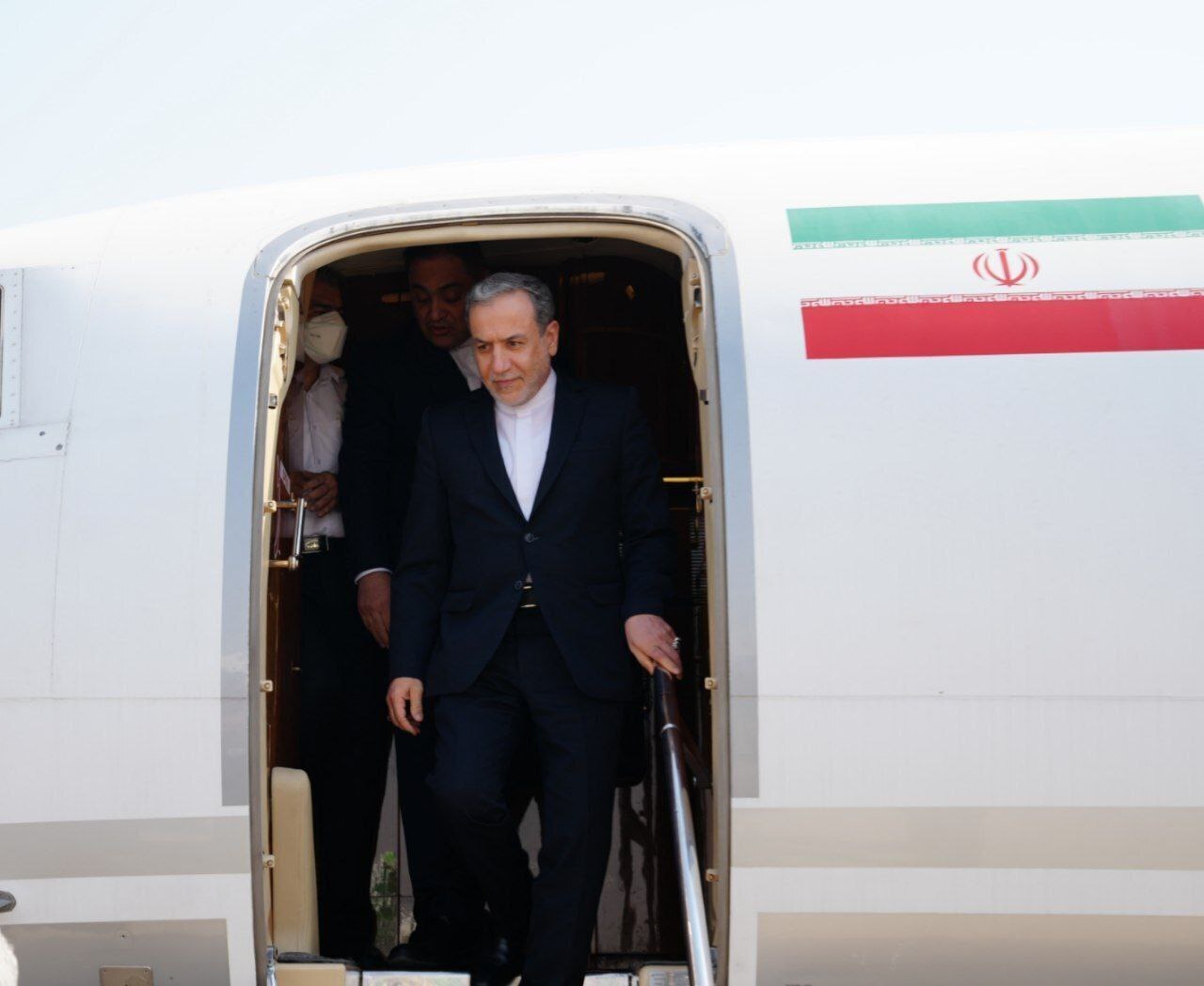 ببینید| استقبال مقامات وزارت خارجه عمان از عراقچی