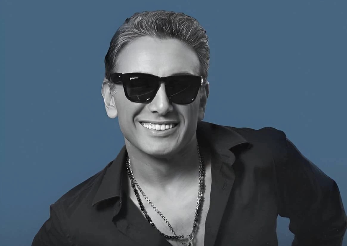 ببینید| اجرای آهنگ ای ایران توسط شادمهر عقیلی و دخترش