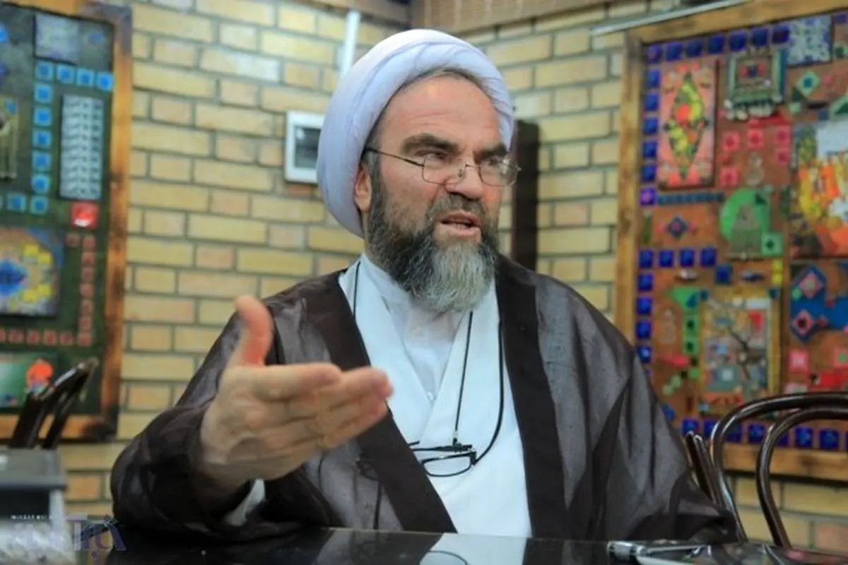 انتقاد تند غرویان از بلاگر شدن روحانیون: زشت است طلبه کنار خیابان ساندویچ بخورد