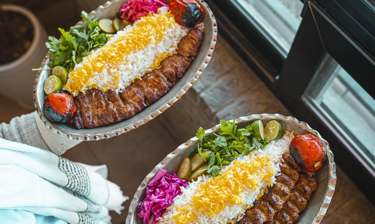 ببینید|  ویدئویی از رستوران عجیب معلق در تهران!