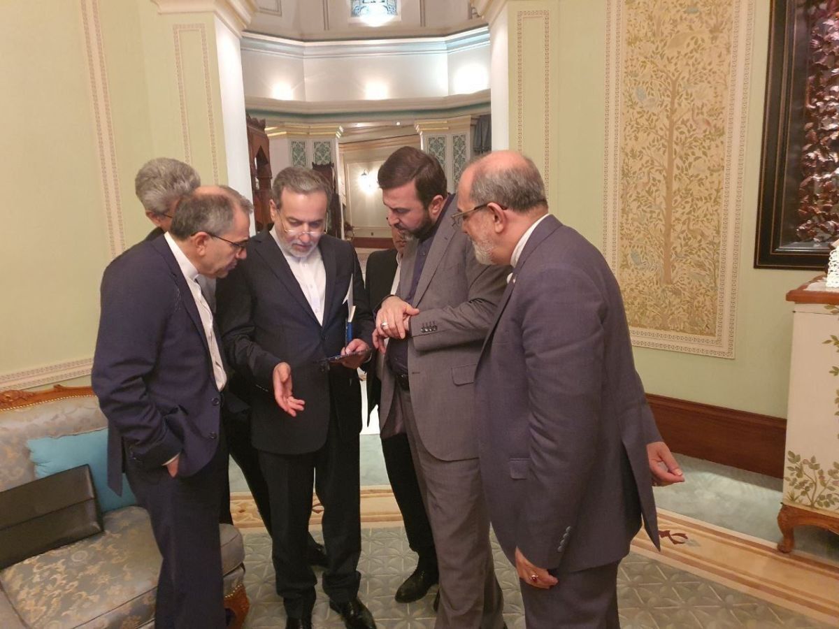 روزنامه نزدیک به قالیباف: تیم مذاکره‌کننده با امریکا را تضعیف نکنیم