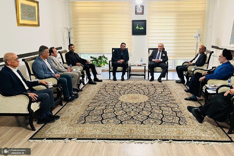 دیدار جمعی از پیشکسوتان پرسپولیس و تیم ملی با سید محمد خاتمی +تصاویر