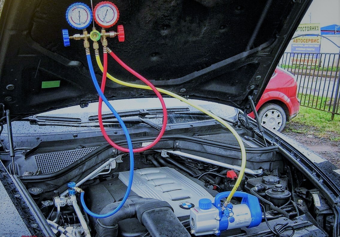 قیمت و عوامل مؤثر بر شارژ گاز کولر خودرو در سال ۱۴۰۴