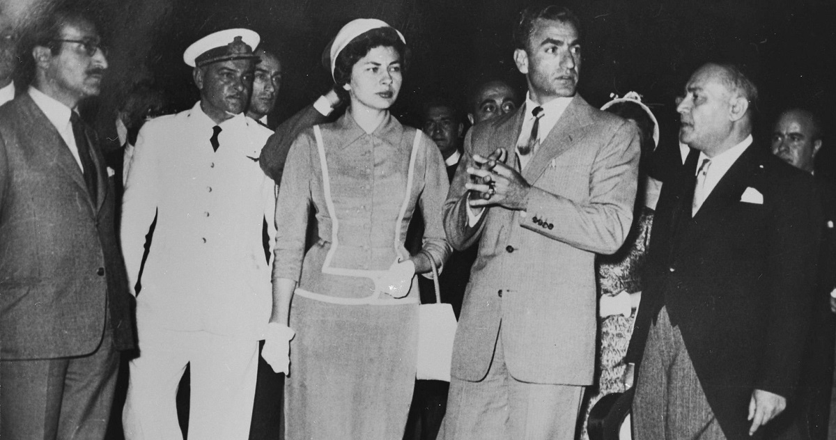 عکسی از محمدرضا پهلوی و ثریا در ایتالیا؛ سال ۳۱