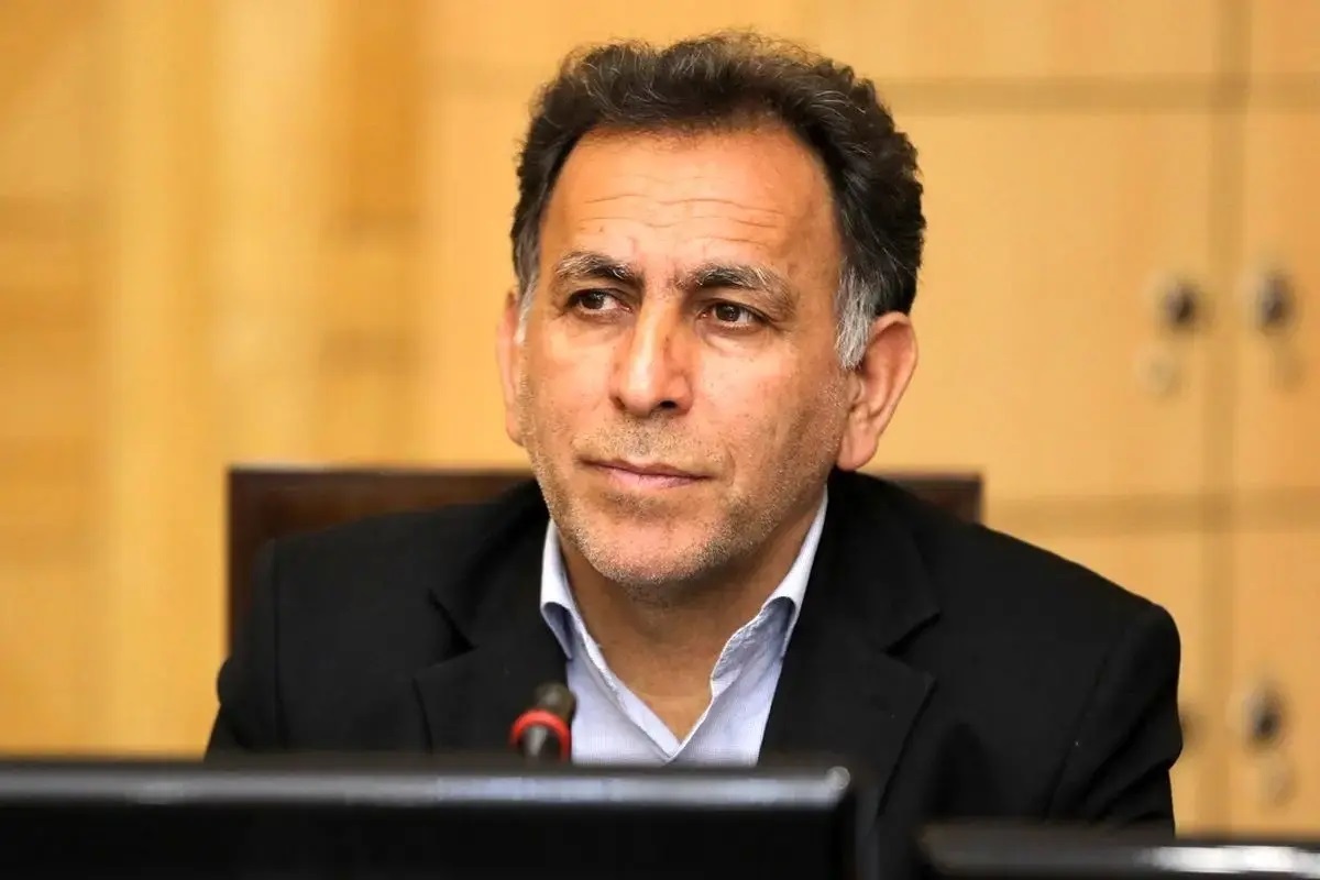 واکنش تند یک نماینده به اظهارات یک میرسلیم: ایشان مشاعرش را از دست داده / رهبری ایشان را از مناصب تصمیم‌گیری حذف کند