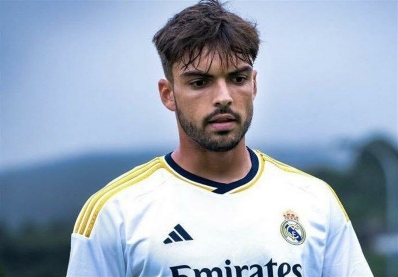 دردسر بزرگ برای ستاره فوتبال بخاطر انتشار عکس دختر لخت!