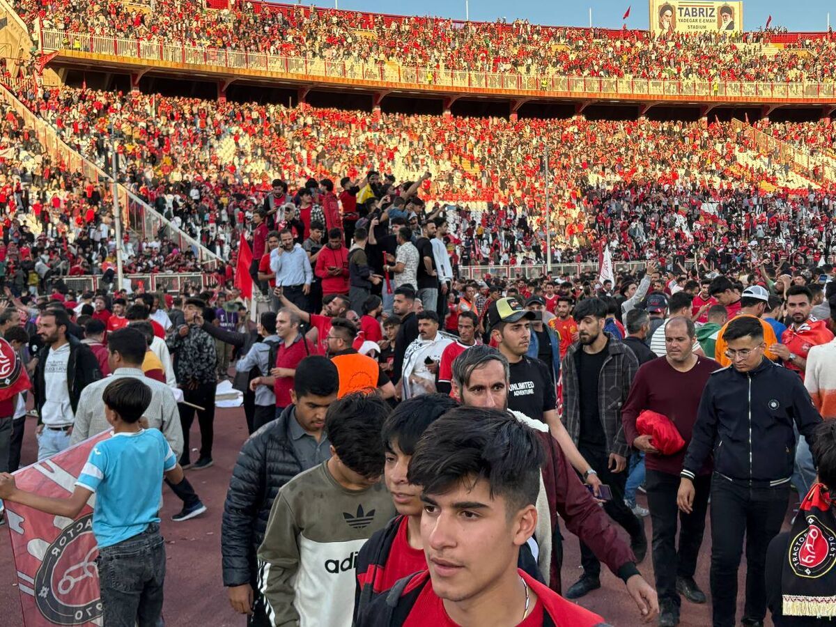 هرج و مرج جشن قهرمانی تراکتور را نیمه تمام گذاشت!