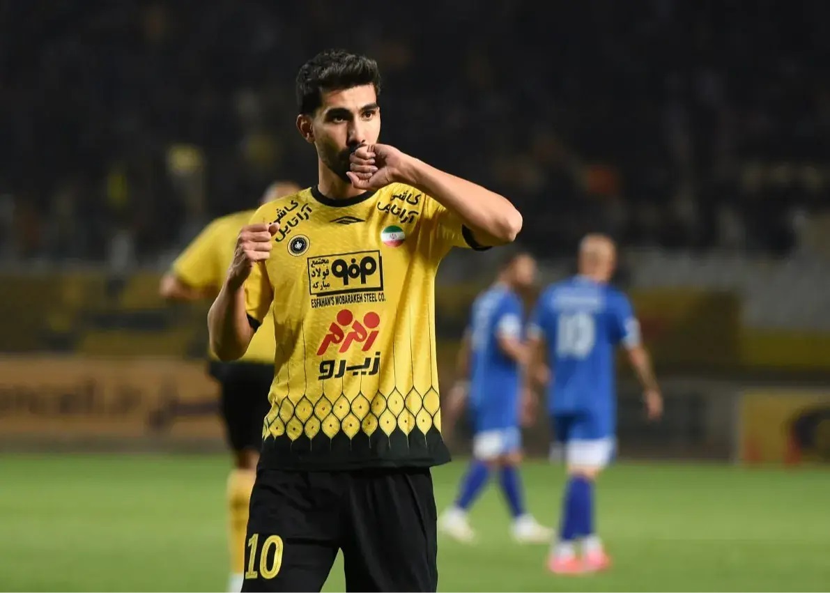 ستاره سپاهان از پرسپولیس پیش پرداخت گرفت